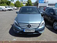 Gebraucht Mercedes B180 122 PS (89 kW) 2012 Blau Kleinwagen