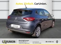 Używany Renault Clio V SE 67 KM (49 kW) 2021 Szary Sedan/Limuzyna