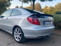 Gebraucht Mercedes C180 129 PS (94 kW) 2001 Silber Coupé