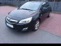 Gebraucht Opel Astra 140 PS (102 kW) 2011 Schwarz Limousine