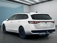 Gebraucht VW Passat 150 PS (110 kW) 2025 Weiß Kombi