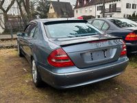 Gebraucht Mercedes E270 177 PS (130 kW) 2003 Blau Limousine