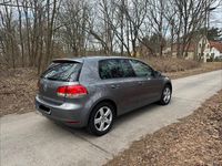 Gebraucht VW Golf VI Team 105 PS (77 kW) 2011 Grau Kleinwagen