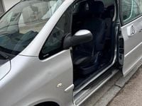Gebraucht Peugeot 1007 88 PS (64 kW) 2007 Silber Van / Kleinbus