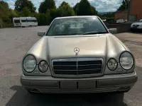 Gebraucht Mercedes E240 170 PS (125 kW) 1998 Beige Limousine