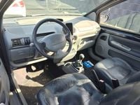 Second-hand Renault Twingo Initiale 75 CP (55 kW) 2003 Albastru Hatchback