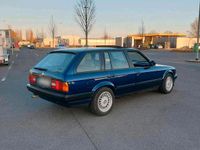 Gebraucht BMW 318 113 PS (83 kW) 1991 Blau Kombi