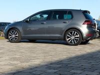 Gebraucht VW Golf VII Comfortline 131 PS (96 kW) 2019 Grau Limousine