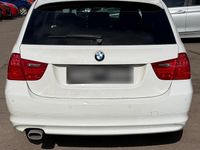 Gebraucht BMW 318 143 PS (105 kW) 2011 Weiß Kombi
