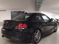 gebraucht BMW 125 Coupé 1er e82 i Saphirschwarz Metallic