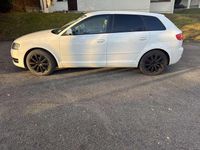 Gebraucht Audi A3 Ambiente 102 PS (75 kW) 2010 Weiß Limousine