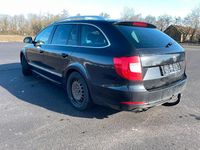 Gebraucht Skoda Superb Elegance 140 PS (102 kW) 2014 Schwarz Kombi