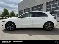 Gebraucht Mercedes A250 Progressive 218 PS (160 kW) 2023 Unilack polarweiß Limousine