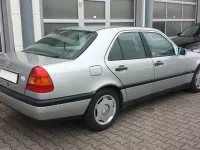Gebraucht Mercedes C180 122 PS (89 kW) 1994 Silber Limousine