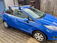 Gebraucht Ford Fiesta 101 PS (74 kW) 2013 Blau Kleinwagen