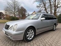 Gebraucht Mercedes E200 Classic 163 PS (119 kW) 2002 Silber Kombi