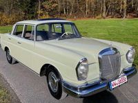 Gebraucht Mercedes 220 95 PS (69 kW) 1964 Beige Limousine
