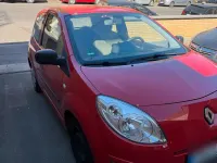 Second-hand Renault Twingo 60 CP (44 kW) 2011 Roșu Hatchback