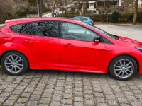 Gebraucht Ford Focus ST-Line 182 PS (133 kW) 2018 Rot Limousine