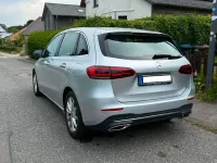 Gebraucht Mercedes B180 136 PS (100 kW) 2019 Silber Kleinwagen