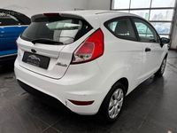 Gebraucht Ford Fiesta Ambiente 75 PS (55 kW) 2016 Weiß Kleinwagen