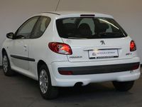 Gebraucht Peugeot 206+ Basis 75 PS (55 kW) 2009 Weiß Kleinwagen