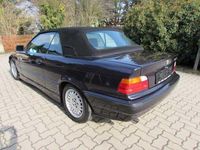 Gebraucht BMW 320 150 PS (110 kW) 1994 Schwarz Cabrio