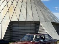 Gebraucht Mercedes 240 72 PS (52 kW) 1983 Rot Limousine