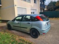 Second-hand Ford Focus 131 CP (96 kW) 2003 Albastru Berlinǎ
