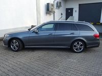 Gebraucht Mercedes E220 Avantgarde 170 PS (125 kW) 2016 Grau Kombi