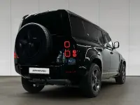 Gebraucht Land Rover Defender SE Dynamic 202 PS (148 kW) 2023 Santorini black SUV