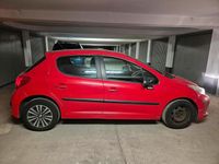 Gebraucht Peugeot 207 90 PS (66 kW) 2009 Rot Kleinwagen
