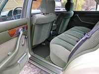 Gebraucht Mercedes E280 185 PS (136 kW) 1983 Grün Limousine