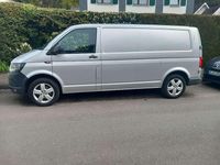 Gebraucht VW Transporter 150 PS (110 kW) 2019 Silber Van