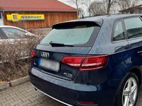 Gebraucht Audi A3 Sport 184 PS (135 kW) 2020 Blau Limousine