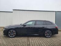 Gebraucht BMW 520 M Sport 190 PS (139 kW) 2025 Schwarz Kombi