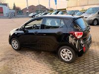 Gebraucht Hyundai i10 Pure 67 PS (49 kW) 2017 Schwarz Kleinwagen