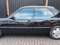 Gebraucht Mercedes E400 279 PS (205 kW) 1993 Schwarz Limousine
