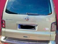 Usata VW T5 Highline 178 CV (130 kW) 2004 Verde Furgone
