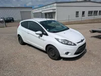 Gebraucht Ford Fiesta Trend 60 PS (44 kW) 2011 Weiß Kleinwagen