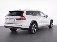 Gebraucht Volvo V60 CC Plus 197 PS (144 kW) 2023 Weiß Kombi