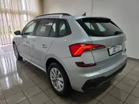 Usado Skoda Kamiq Selection 95 CV (69 kW) 2025 Plateado SUV