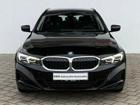 Gebraucht BMW 318 156 PS (114 kW) 2023 Schwarz uni Kombi