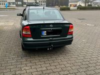 Gebraucht Opel Astra 75 PS (55 kW) 1999 Grün Limousine