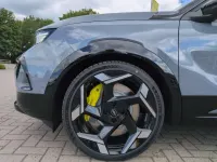 Neu Opel Mokka-e GSe 206 kW (281 PS) 2026 Grafikgrau/karbonschwarz SUV