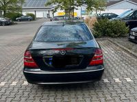 Gebraucht Mercedes E200 163 PS (119 kW) 2004 Schwarz Limousine