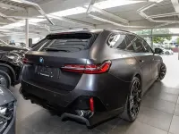 Gebraucht BMW 520 M Sport 197 PS (144 kW) 2025 Bmw individual frozen deep gre Kombi