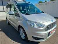 Gebraucht Ford Tourneo Courier Titanium 101 PS (74 kW) 2018 Silber Van / Kleinbus