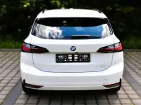 Gebraucht BMW 220 156 PS (114 kW) 2025 Weiß Van / Kleinbus