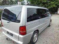 Gebraucht Mercedes V220 122 PS (89 kW) 2000 Silber Van / Kleinbus